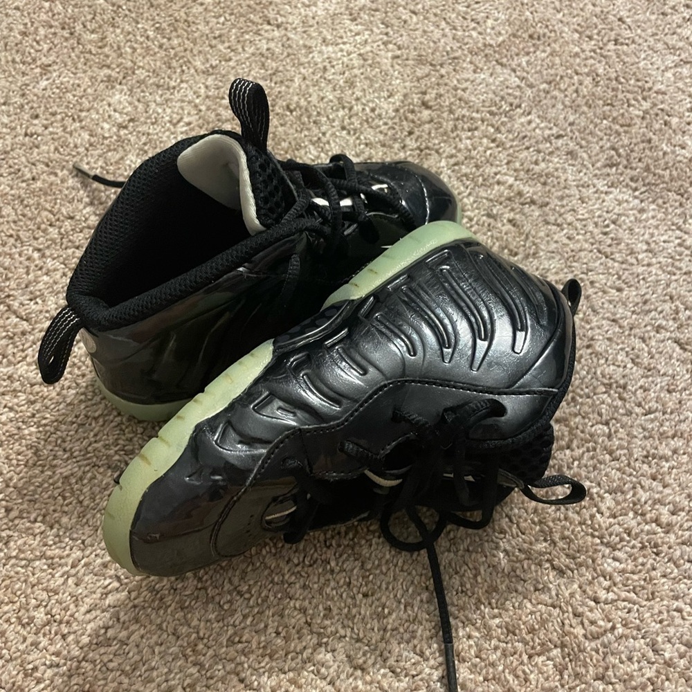 Nike - Picture 3 of 7